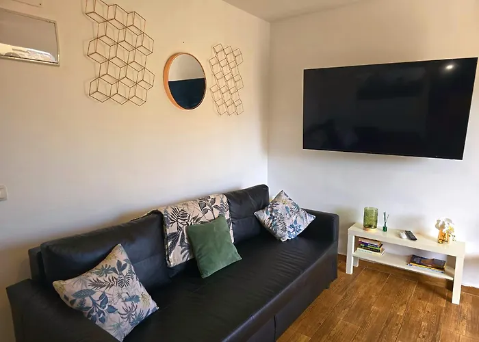 Bellevue Sea View Apartment By Namaste Elite